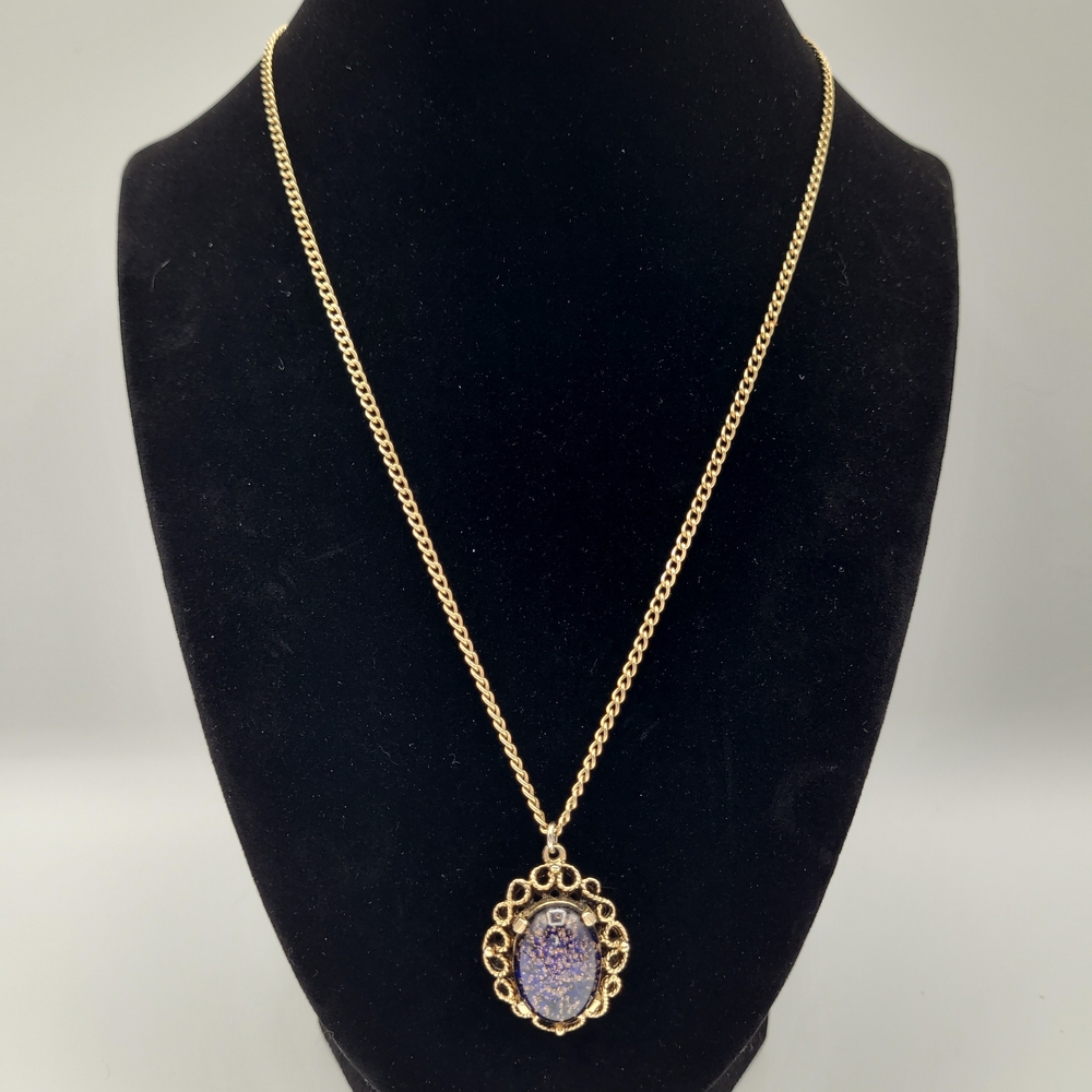 Vintage Gold Tone Blue Iridescent Cabochon Filigree Pendant Necklace